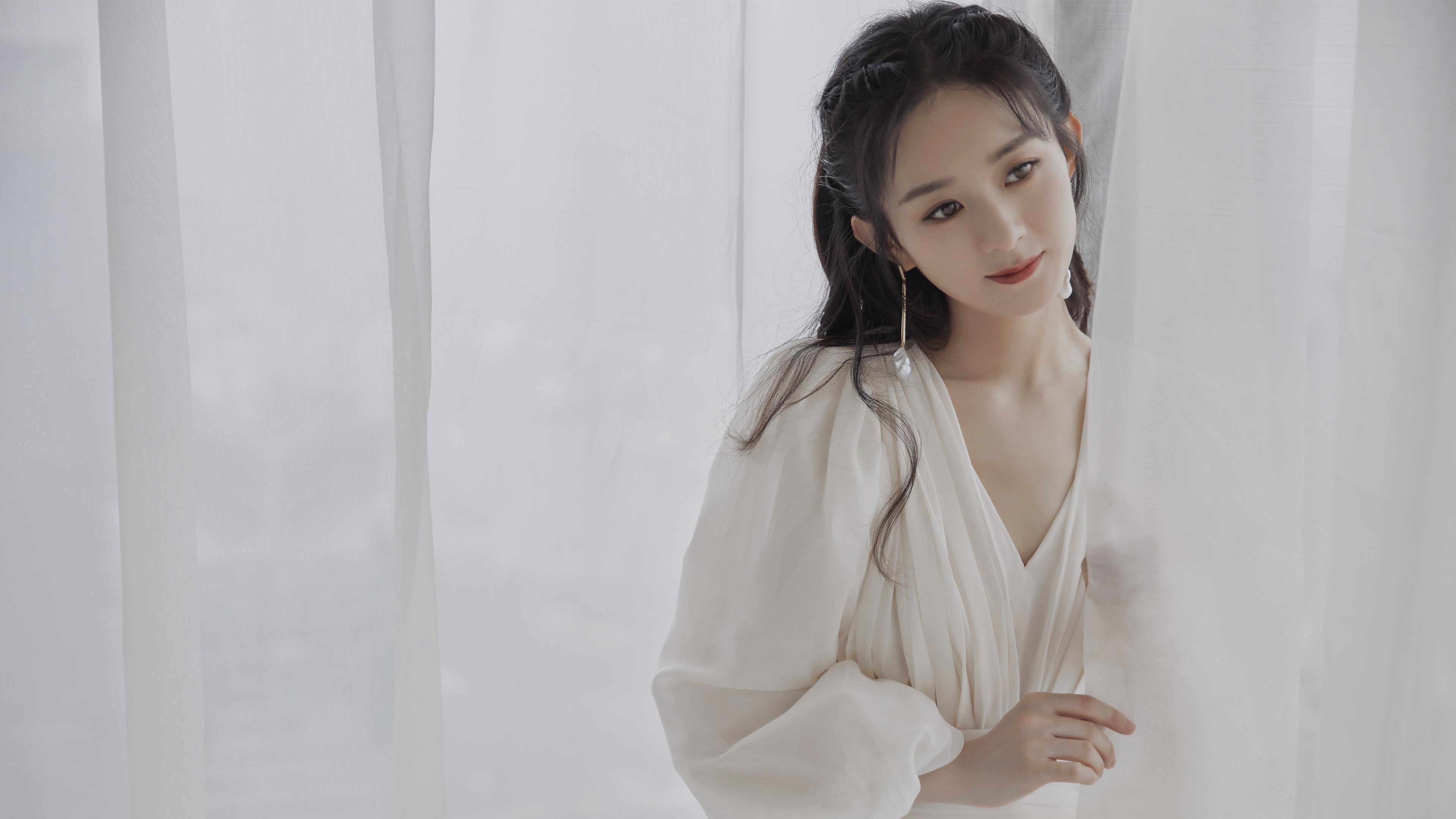 九游下载官网-_硬地、草地、红土：不同场地对运动员的考验_，红土草地硬地网球一样吗